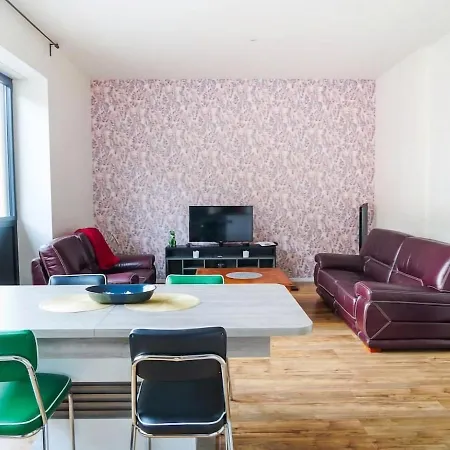Apartment Parenthese A *