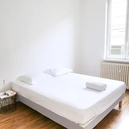 Apartment Parenthese A *