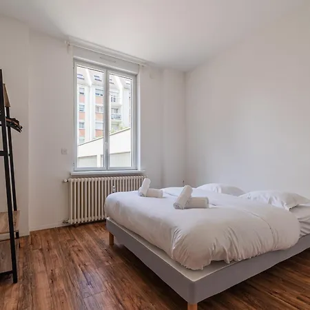 Apartment Parenthese A *