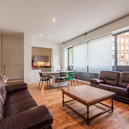 Apartment Parenthese A *